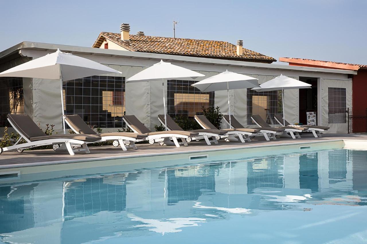 Agriturismo Le Capannacce Urbania Luaran gambar