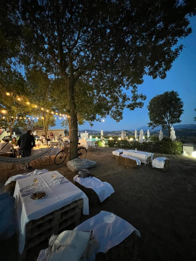 Agriturismo Le Capannacce Urbania Luaran gambar