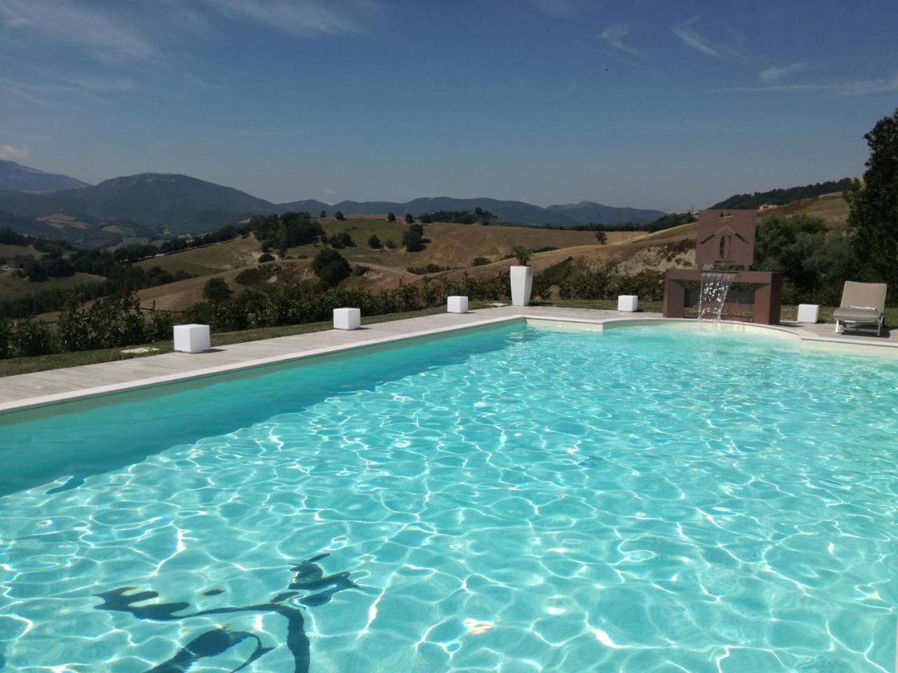 Agriturismo Le Capannacce Urbania Luaran gambar